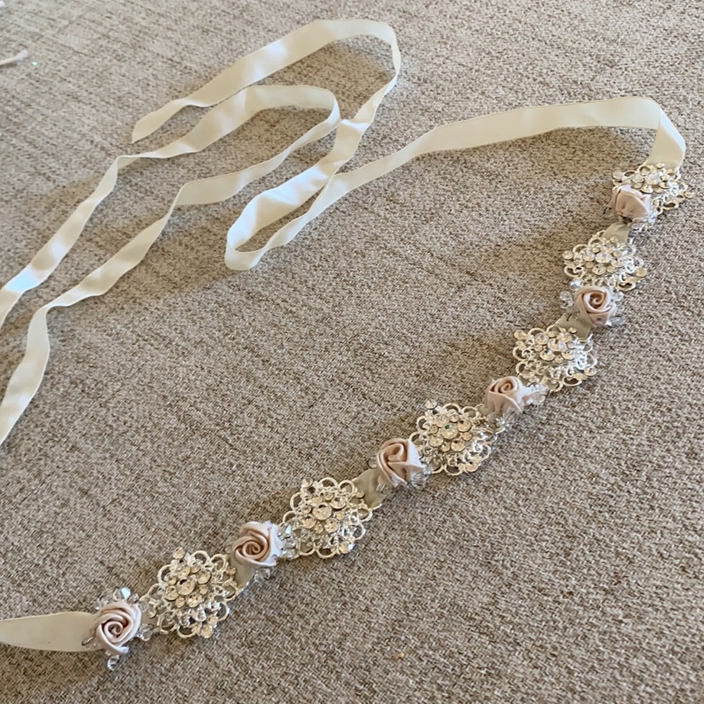 🪞 NEW satin and rose flower crystal tie up ribbon belt - Picture 5 of 7